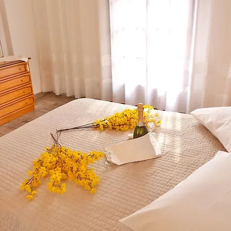 Anna Place Ferienhaus Fira (Santorini)